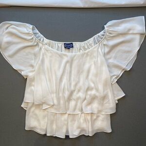 Scoop white layered flouncy white top, forgiving style, size Large